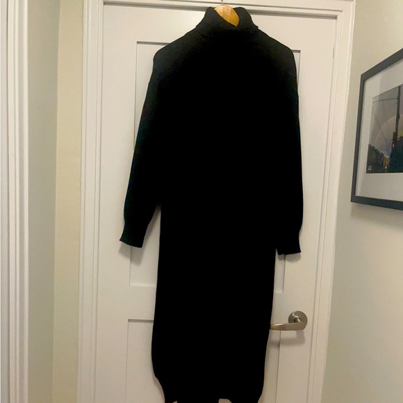 Dresses & Skirts - Long knitted turtleneck dress.